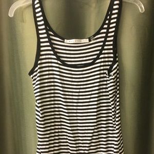 Max studio striped b&w tank